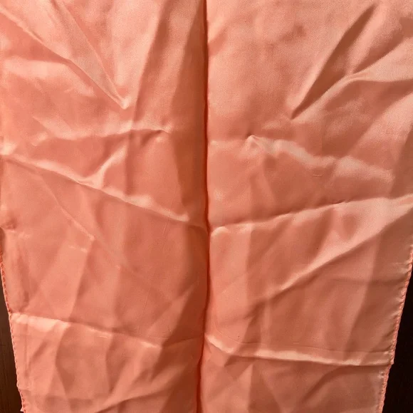 VTG Beautiful Acetate Peach oblong scarf. Made in Japan. - Picture 4 of 5